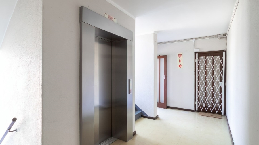 To Let 2 Bedroom Property for Rent in Sea Point Western Cape